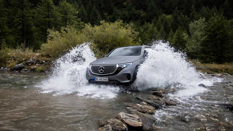 Mercedes EQC 4x4² - aj "elektrika" môže byť zábavná a schopná v teréne