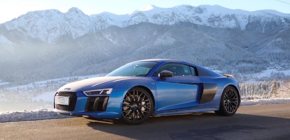 Audi R8 v snehu. Takto si s perinbabou poradí V10