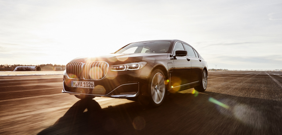 BMW prezradilo detaily o výkonnom plug-in hybride radu 7