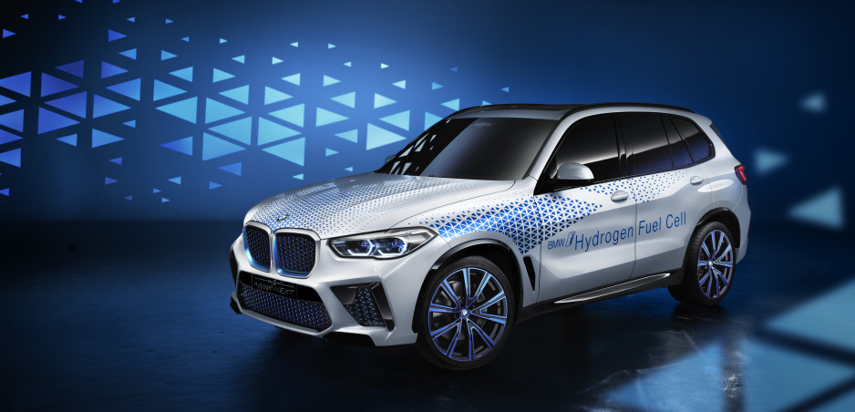 BMW stále verí aj vodíku. V pláne je vodíkové SUV X5