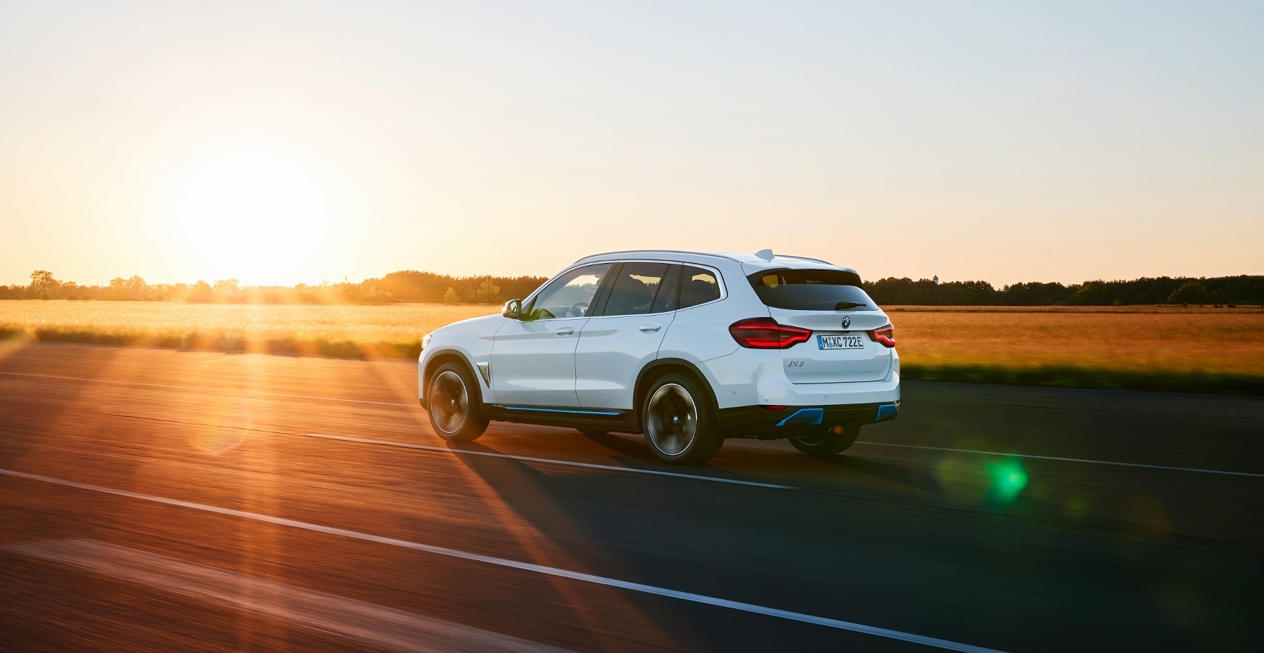 BMW ukázalo elektrické SUV iX3 s dojazdom 459 km