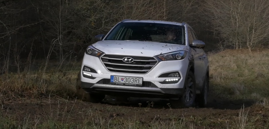 Hyundai Tucson vo verzii Shadow sme otestovali po našom, v blate