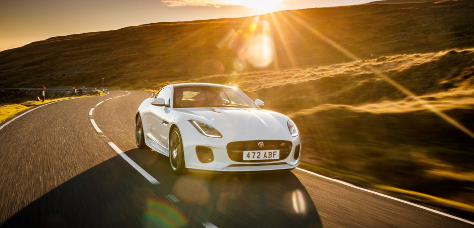 Jaguar dnes predstaví nový F-Type, bude to spektakulárne