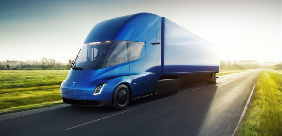Kamión Tesla Semi porazí v zrýchlení aj osobné autá