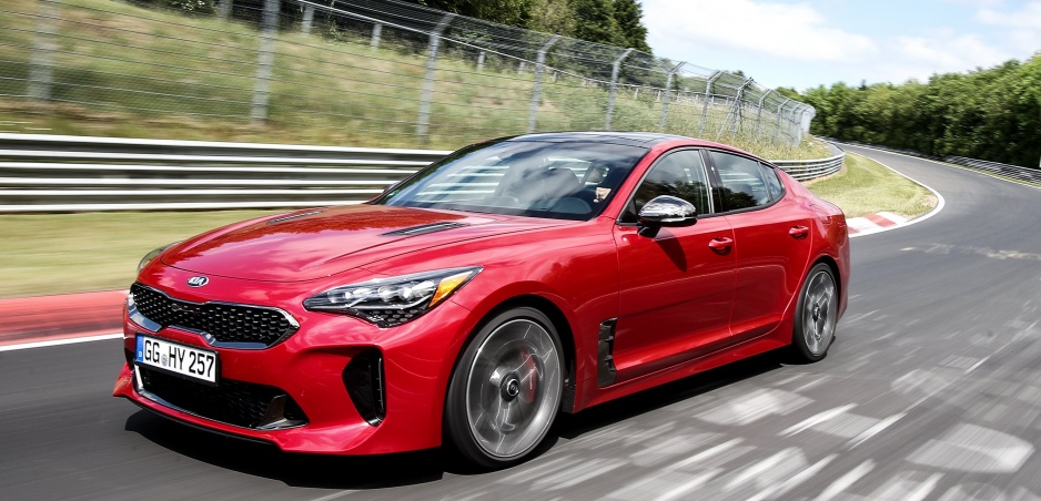 Kia Stinger dostala slovenskú cenovku a servis zdarma