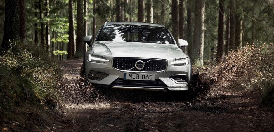 Krásne kombi Volvo V60 prichádza aj v terénnej verzii Cross Country