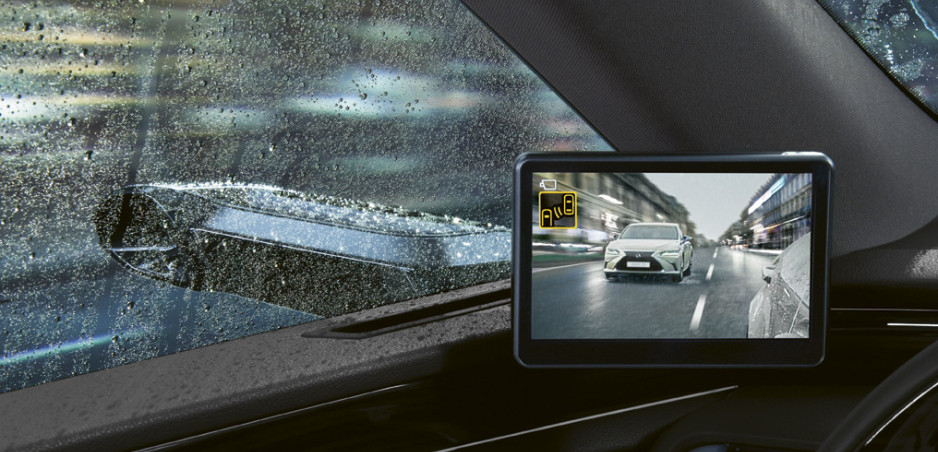 Lexus ES dostane kamery namiesto zrkadiel už aj v Európe. Zlé počasie im neprekáža