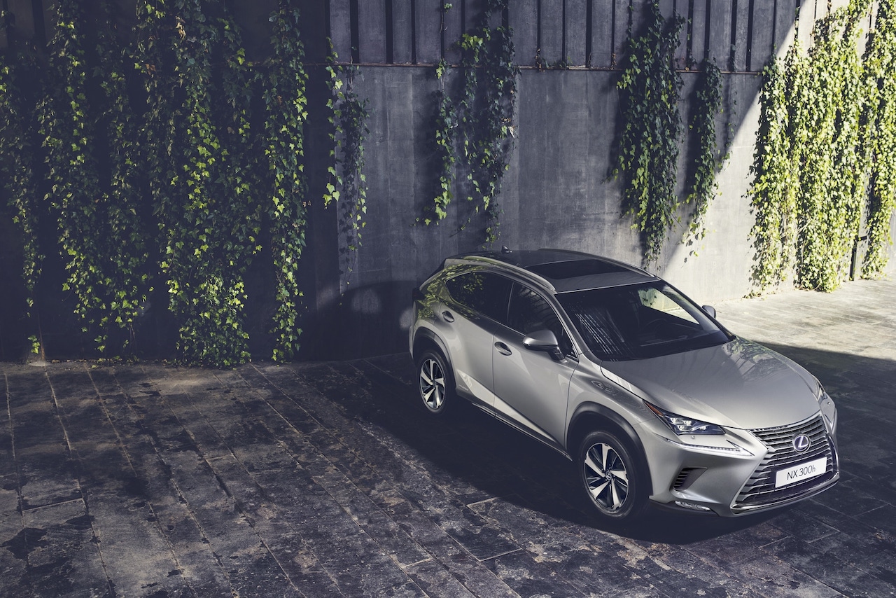 Lexus príde s plug in hybridným modelom NX 450+