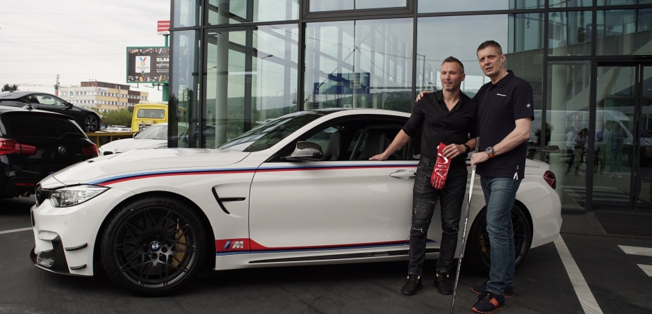 Ľubomír Višňovský získal unikátne BMW M4 DTM Champion Edition