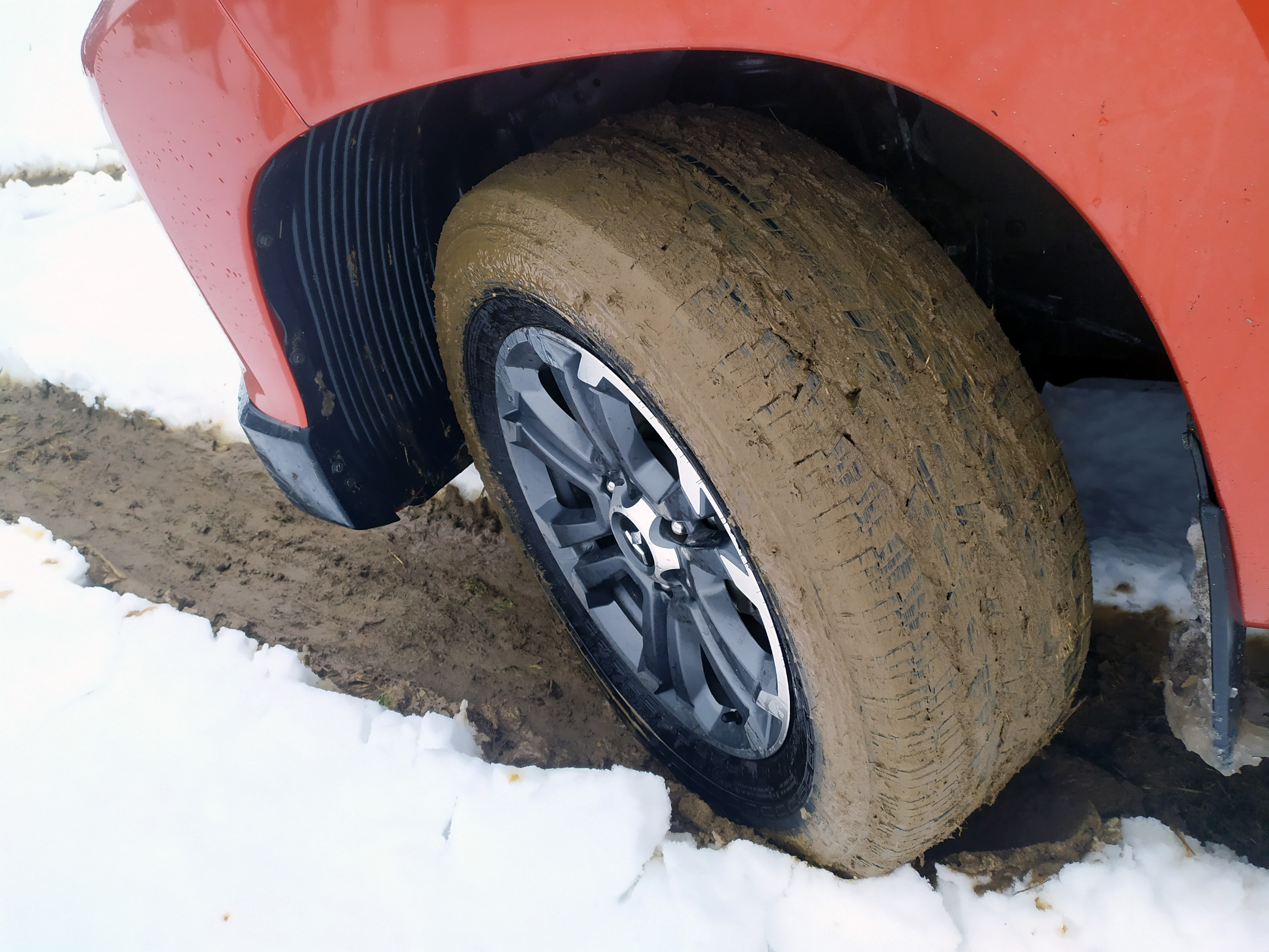 Meniť sady alebo používať celoročné pneumatiky?