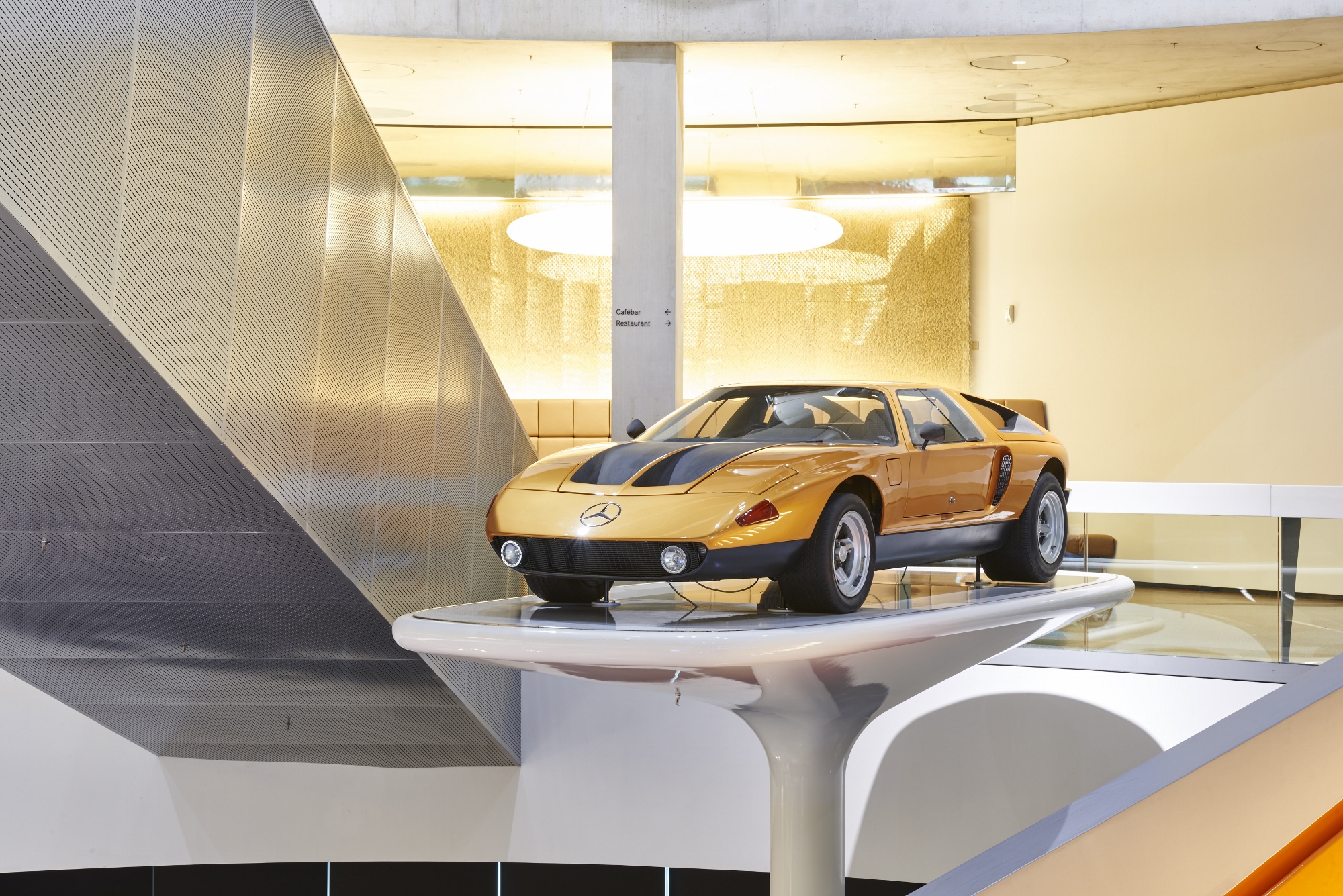 Mercedes C 111-II: premiéra pred 50 rokmi na ženevskom autosalóne 1970