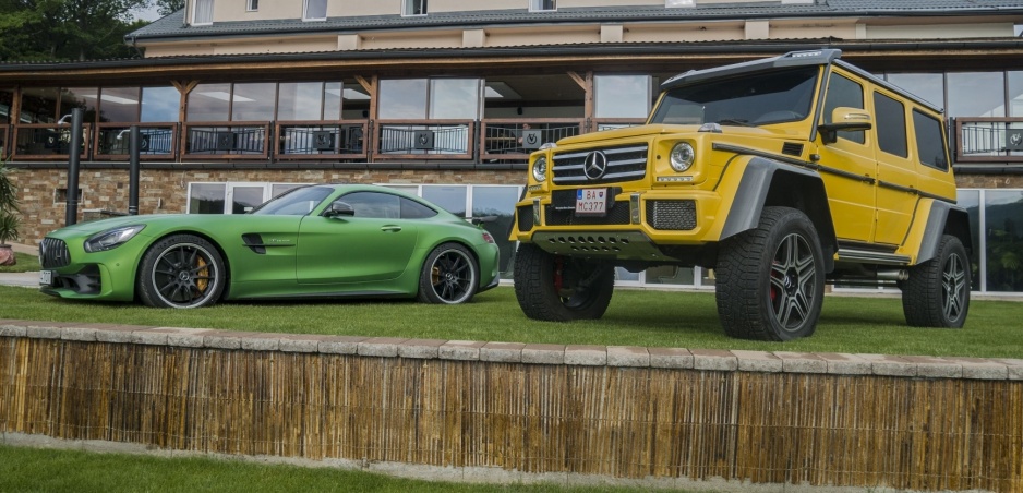 Mercedes G 500 4x42 a Mercedes GT R sme prevetrali na slovenských cestách