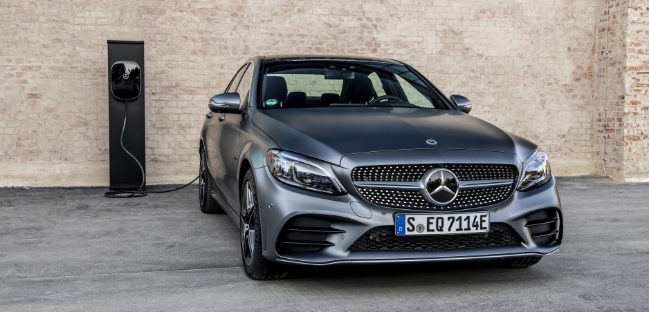 Mercedes nasadí naftový plug-in hybrid. S vypaľovaním filtra pevných častíc problém nebude