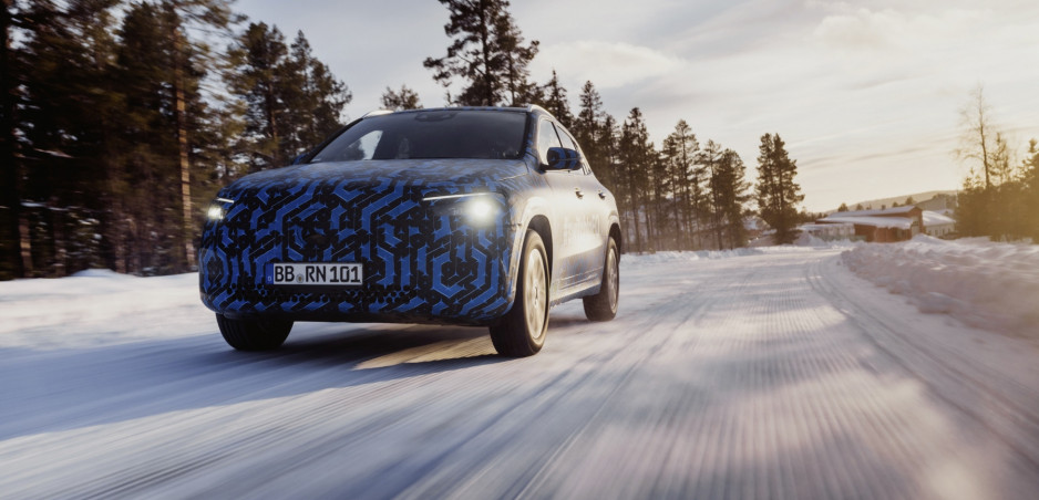 Mercedes testuje prototypy elektrického EQA vo Švédsku