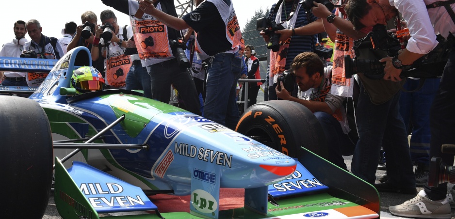 Mick Schumacher sa posadil do otcovho Benettonu