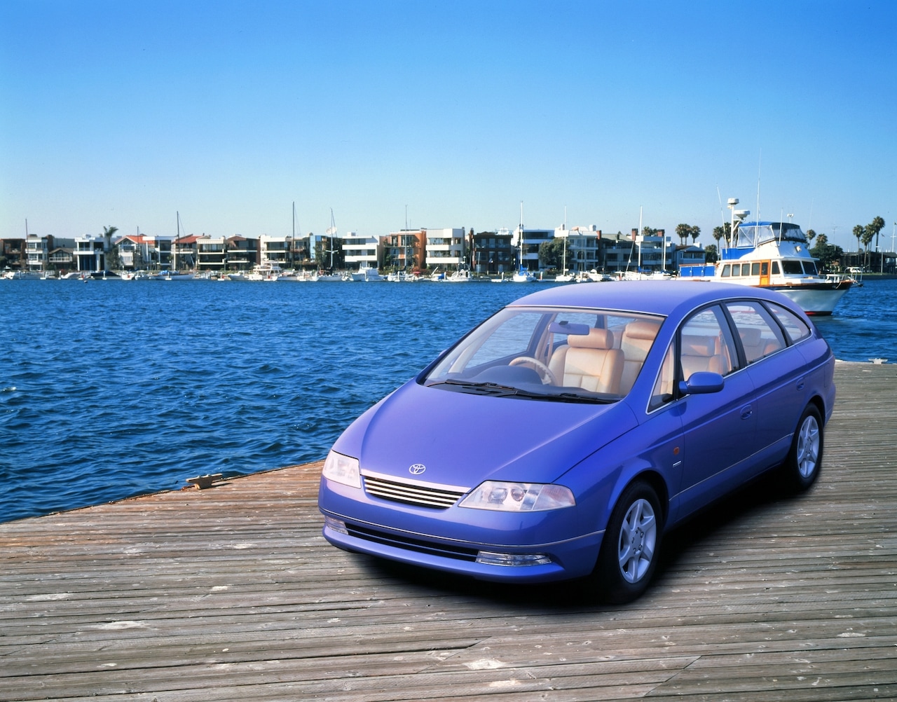 Model Lexus FLV je luxusné auto budúcnosti z roku 1994