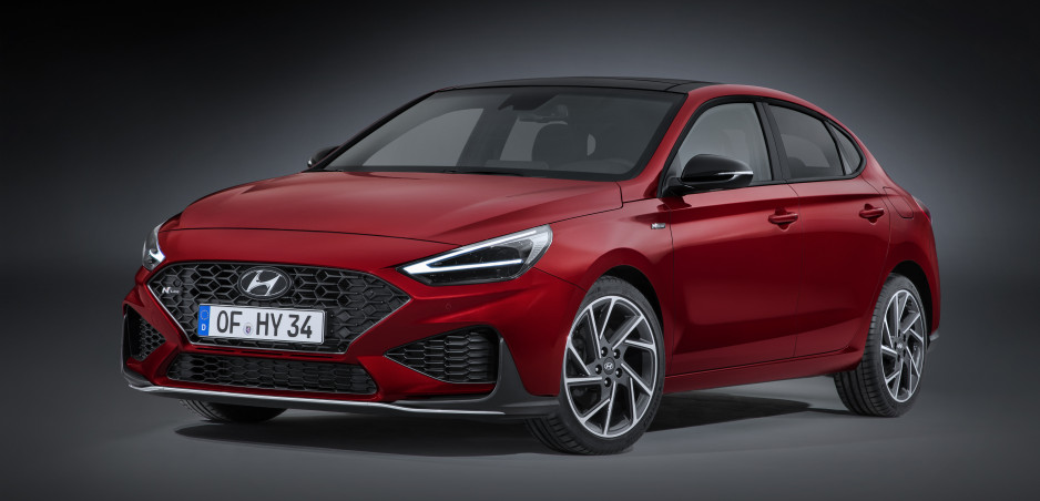 Modernizovaný Hyundai i30 sa ukazuje na prvých fotkách. Dostane vylepšené motory