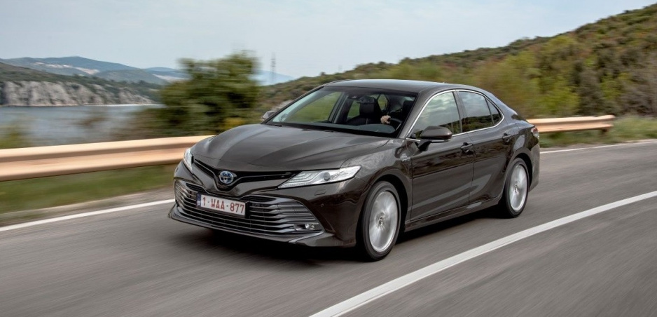 Najpredávanejší sedan je po 14 rokoch späť v Európe. Pozrite si históriu Toyoty Camry