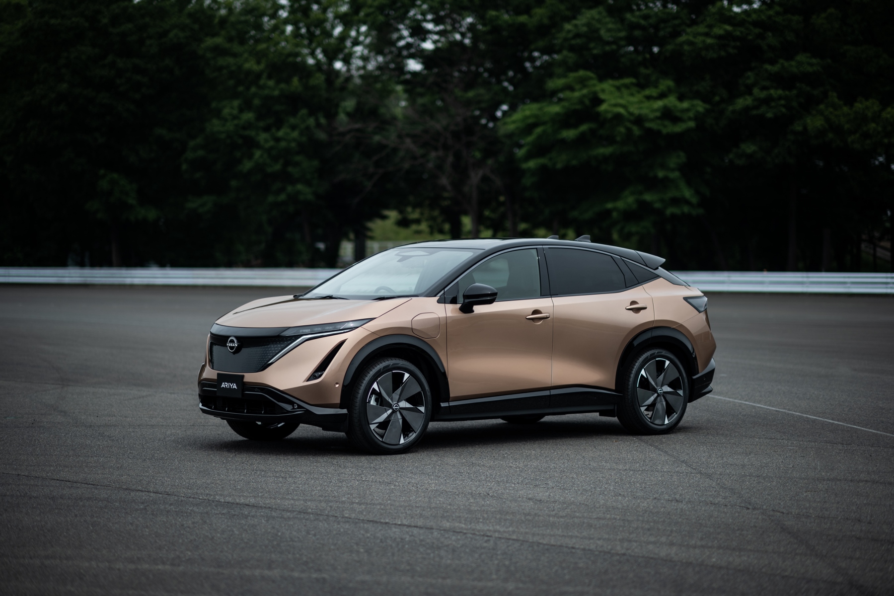 Nissan ukázal elektrický crossover Ariya. Je svojský zvnútra aj zvonku