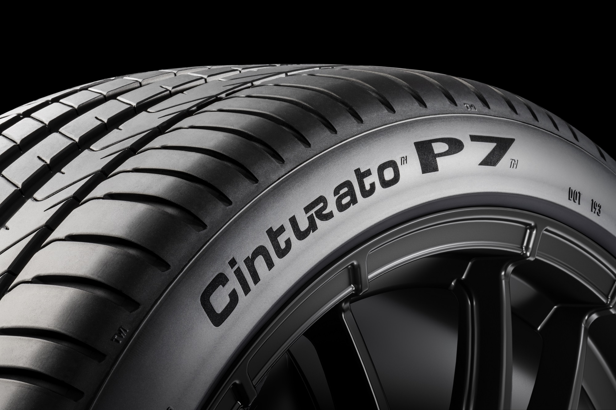 Nová chytrá pneumatika Pirelli sa prispôsobuje zmene teploty 