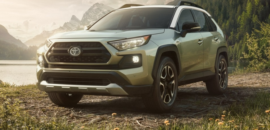 Nová Toyota RAV4 je robustnejšia a má krajší interiér