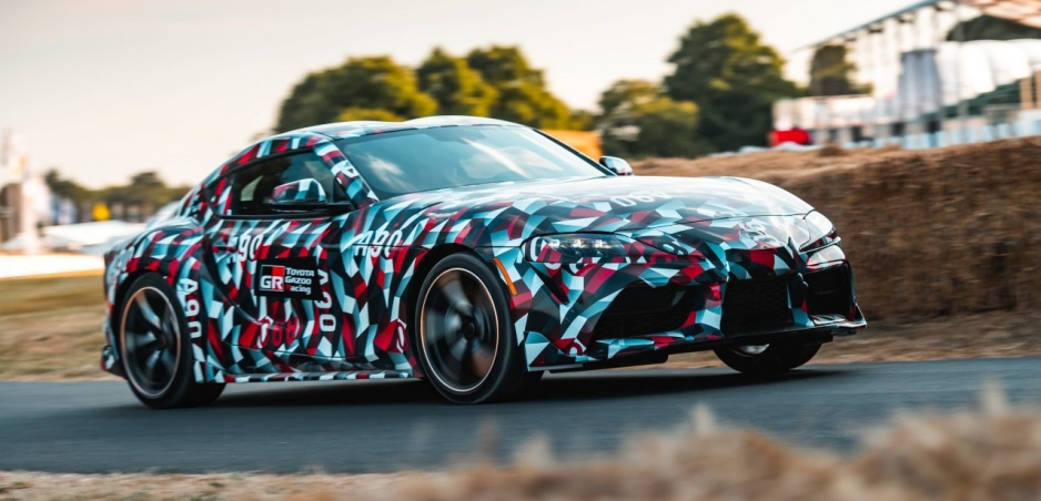 Nová Toyota Supra: Ako výrobcovia áut maskujú prototypy?