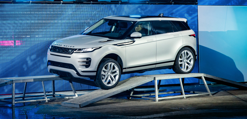 Nový Range Rover Evoque: Revolúcia sa skrýva vo vnútri. Novinkou je "neviditeľná" kapota