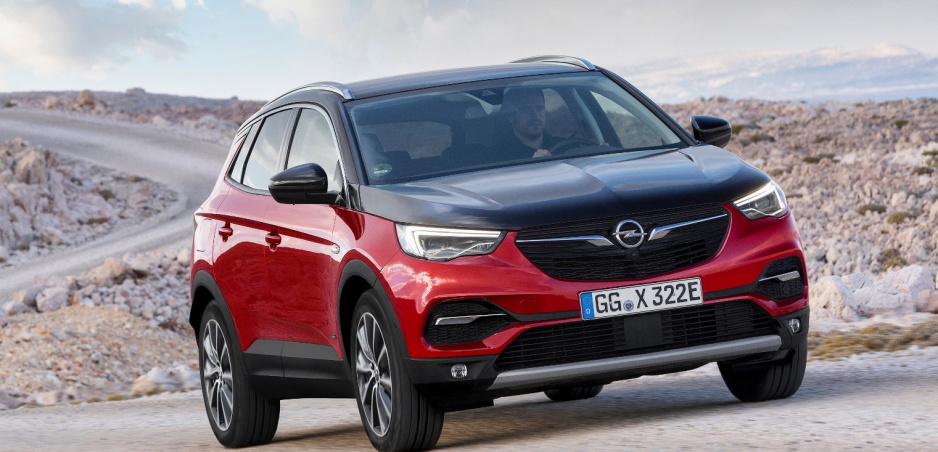 Opel Grandland X dostane plug in hybridný pohon a elektrickú štvorkolku