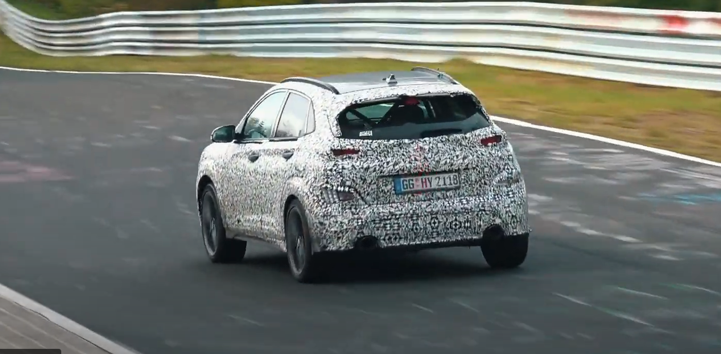 Ostrý Hyundai Kona N sa už preháňa po okruhu. Pozrite si video