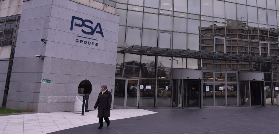 Peugeot, Citroen a Opel zastavili výrobu v Európe pre koronavírus