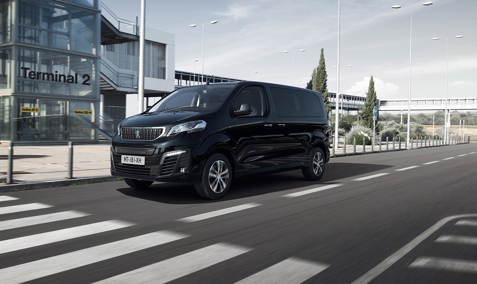 Peugeot Traveller prichádza aj ako elektromobil