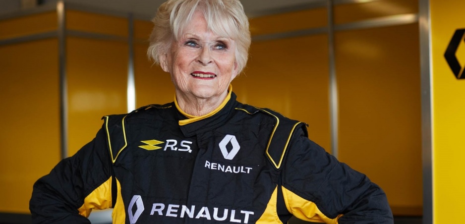 Pilotovať Formulu 1 je náročné, 79-ročná Rosemary Smith to zvládla