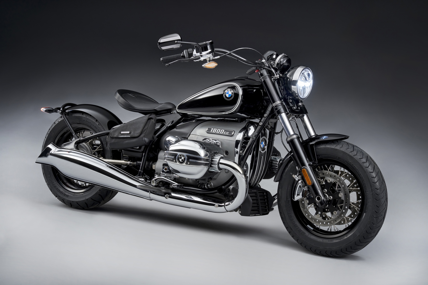 Pozrite si v galérii nový motocykel BMW R18 d6VV0aXeKd bmw-r-18-10