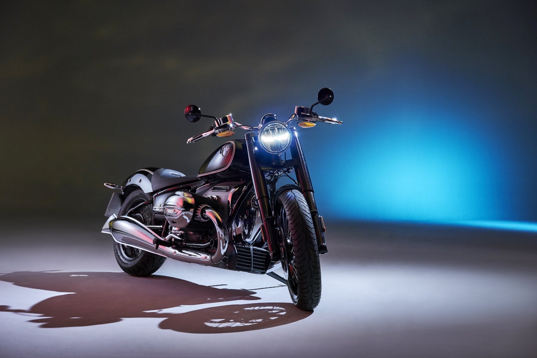 Pozrite si v galérii nový motocykel BMW R18 GLSzQSH3aW bmw-r-18-13