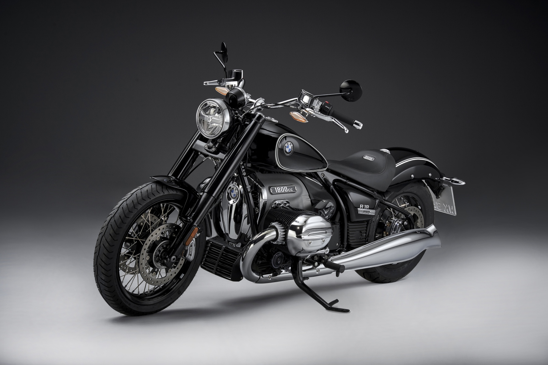 Pozrite si v galérii nový motocykel BMW R18 yfoDG16bJV bmw-r-18-24
