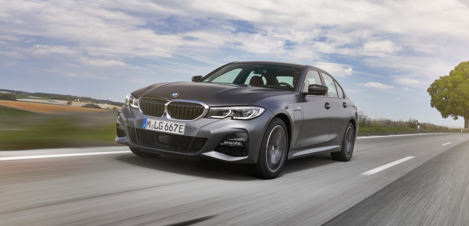 Prvá jazda: Plug in hybridné BMW radu 3 rozozná bezemisné zóny automaticky