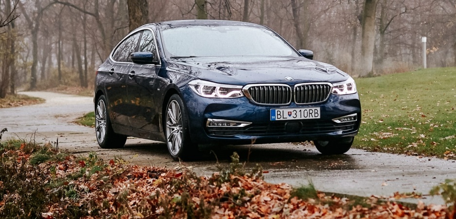 Prvý dotyk: Absolvovali sme prvé kilometre za volantom BMW X3 a BMW radu 6 GT