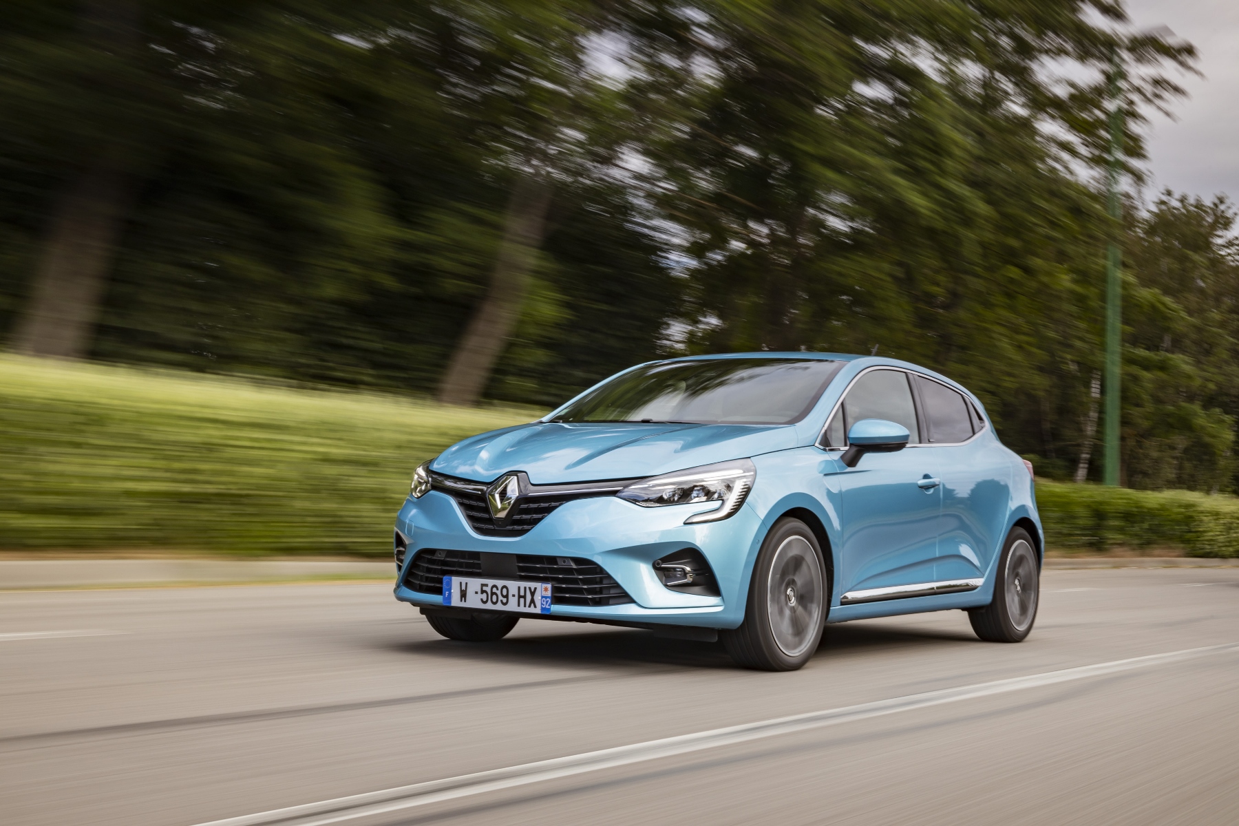 Renault zverejnil slovenské ceny hybridného Clia a plug-in hybridného Capturu