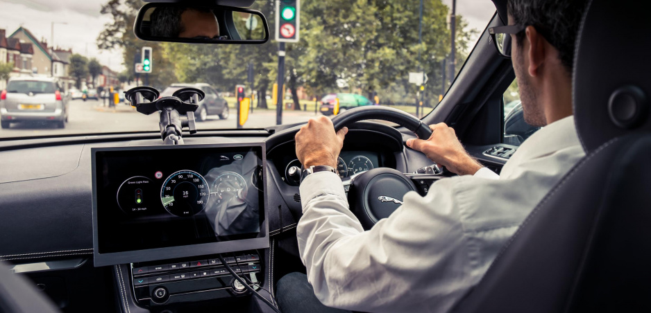 S vozidlami Jaguar Land Rover prídete presne na zelenú