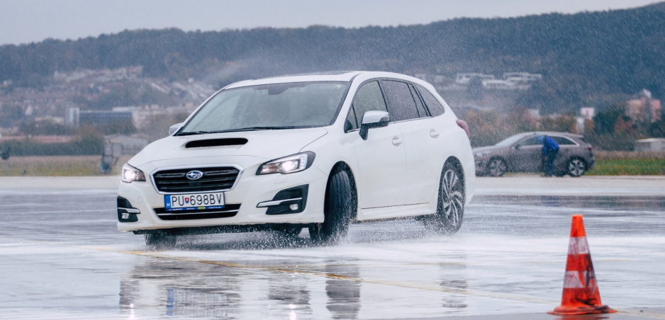 So Subaru sme sa učili efektnú otočku pri cúvaní