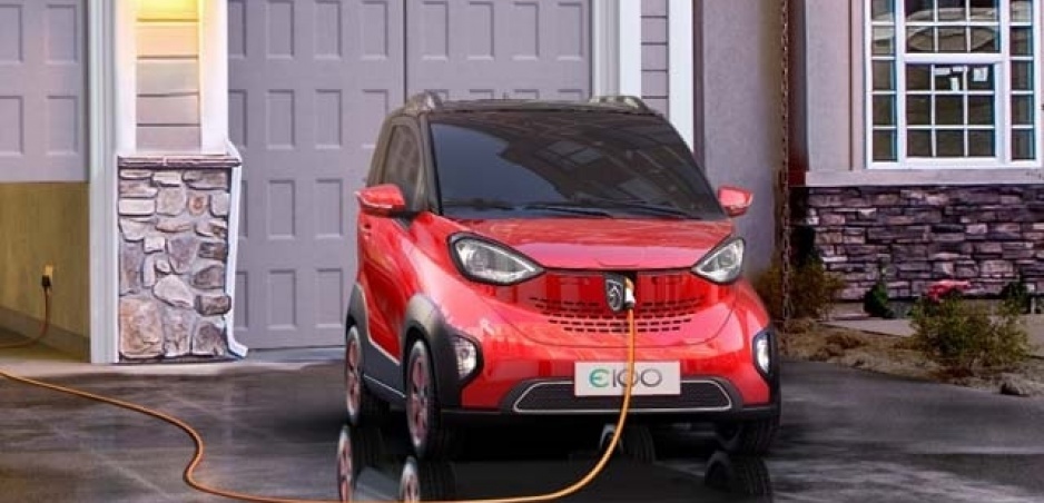 Štát predĺžil dotácie na predaj hybridov a elektromobilov o pol roka