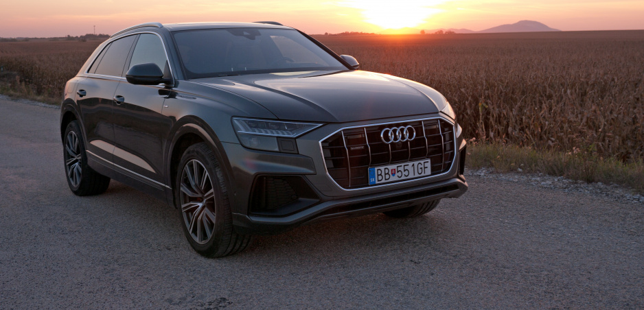 Test Audi Q8: Šesť zmyslov na štyroch kolesách