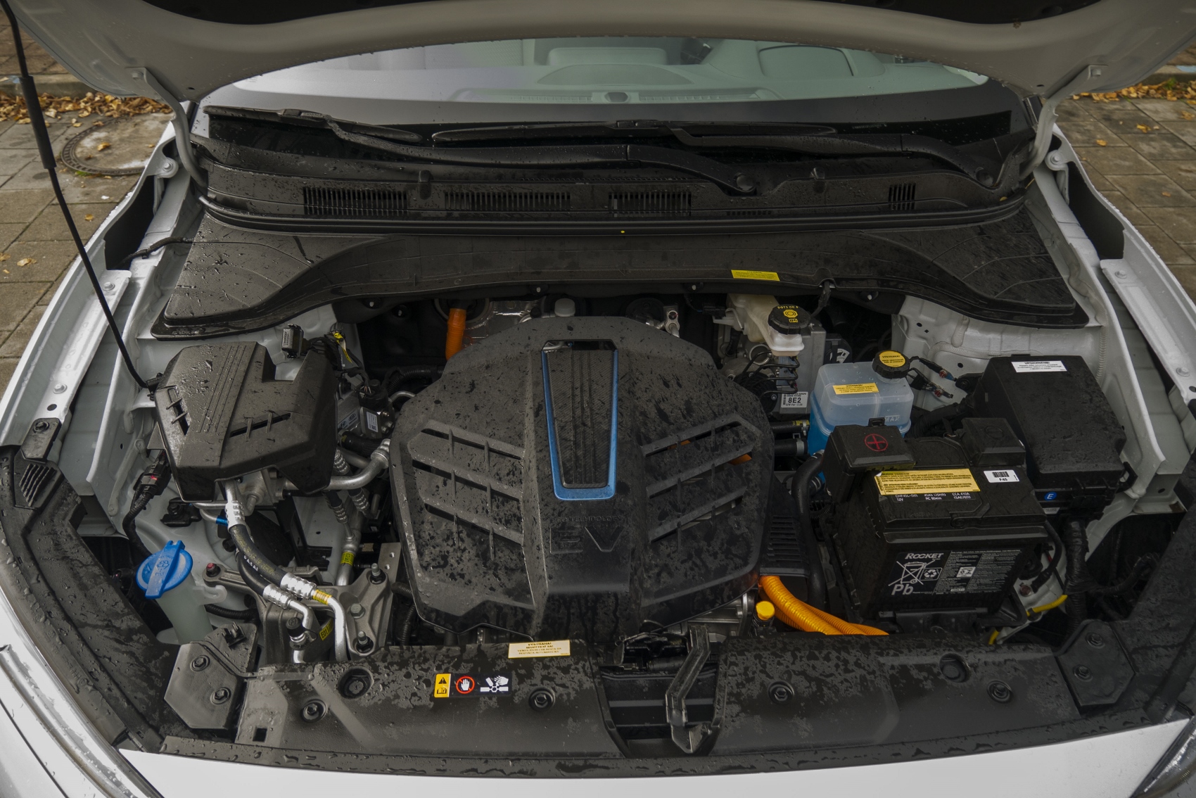 Test: Hyundai Kona Electric má výborný dojazd, spotrebu a jednu chybu mGGcb4pJyi hyundai-kona-electr