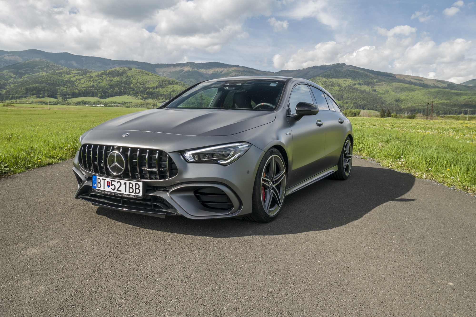 Test Mercedes AMG CLA Shooting Brake 45 S: Návykové monštrum s náložou adrenalínu