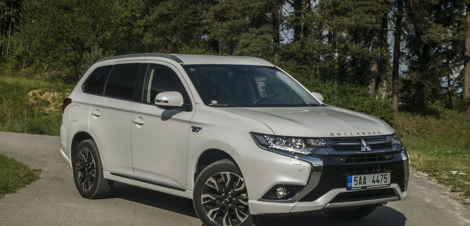 Test: Mitsubishi Outlander PHEV je hybrid s netradičnými riešeniami