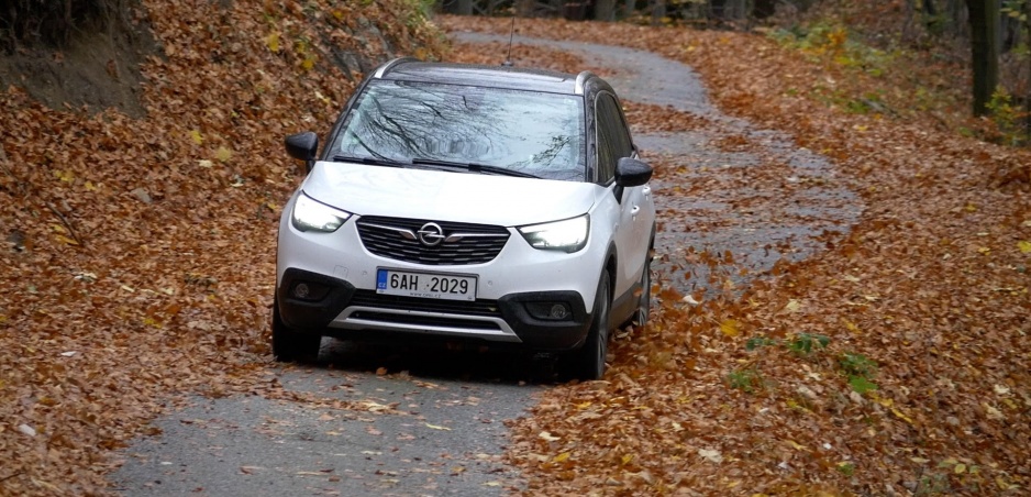 Test Opel Crossland: Naftový motor premieňa malý Opel na diaľničné auto