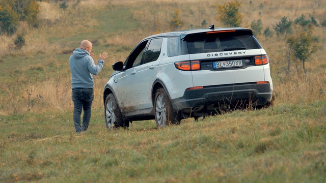 Test: S modernizovaným Land Roverom Discovery sme neobišli ani terén