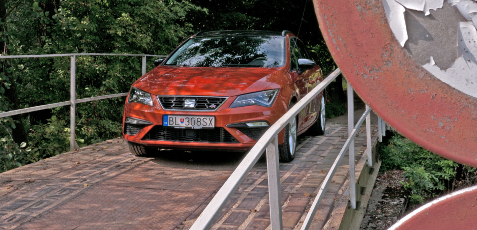 Test Seat Leon FR: Praktický a zábavný