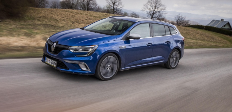 Test: Systém 4Control robí z Renaultu Mégane v zákrutách o triedu lepšie auto