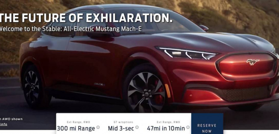 Unikli fotky, ceny a podrobnosti o novom elektrickom Mustangu s názvom Mach-E